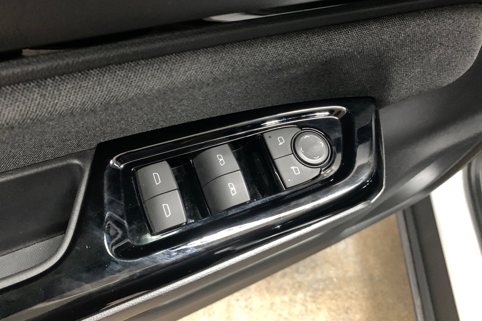 Used 2024 Honda Prologue EX image 14