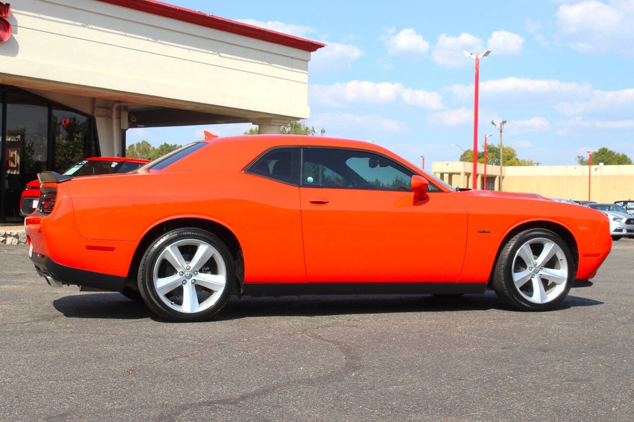 Used 2018 Dodge Challenger R/T w/ Blacktop Package RWD image 3