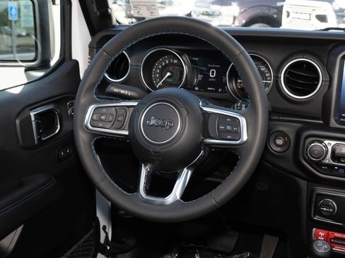 Used 2023 Jeep Wrangler Unlimited Rubicon 4xe AWD/4WD image 19