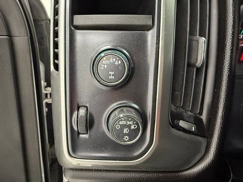 Used 2018 Chevrolet Silverado 1500 LT w/ Texas Edition image 13