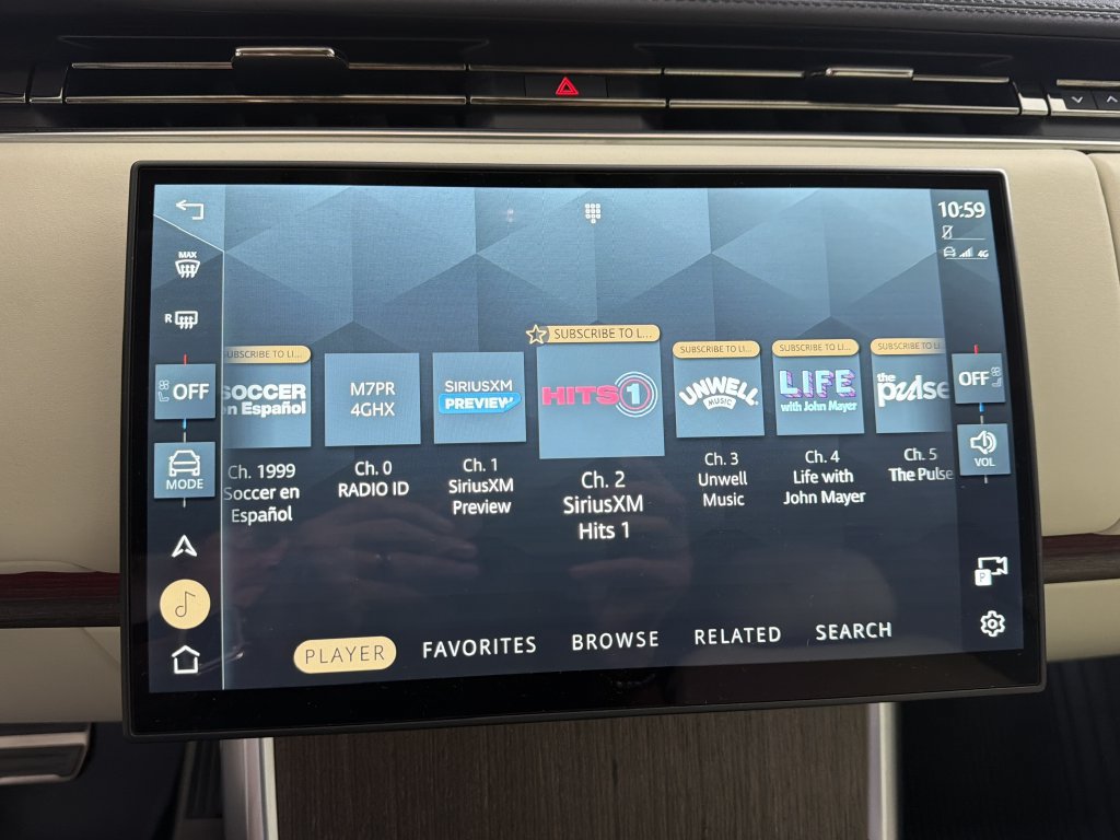 Used 2026 Land Rover Range Rover SE AWD/4WD image 17