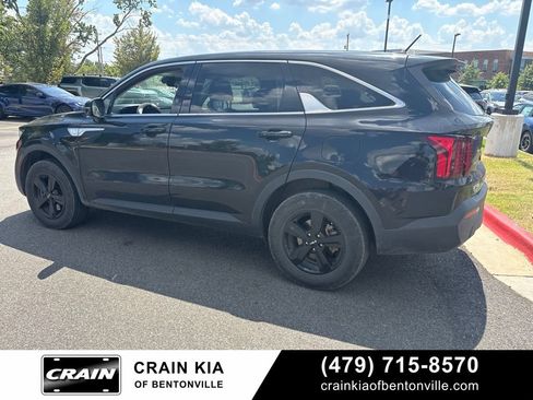 Used 2022 Kia Sorento LX AWD/4WD image 4