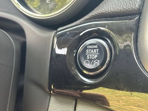 Used 2013 Jeep Grand Cherokee Laredo AWD/4WD image 19