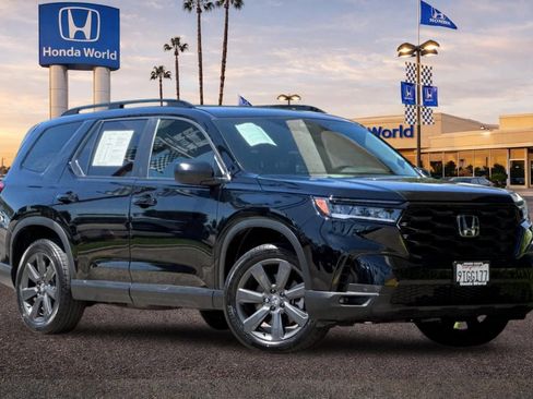 Certified 2025 Honda Pilot Sport image 2