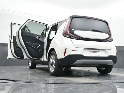 Used 2025 Kia Soul LX w/ LX Technology Package image 69