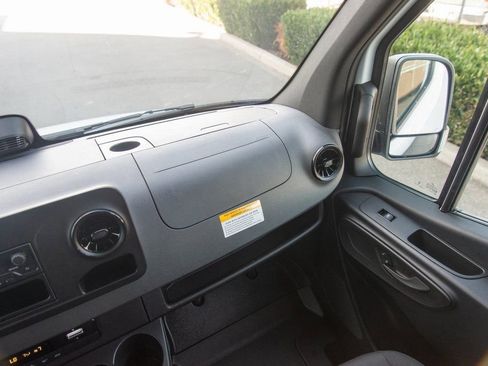 Used 2025 Mercedes-Benz Sprinter 2500 image 29