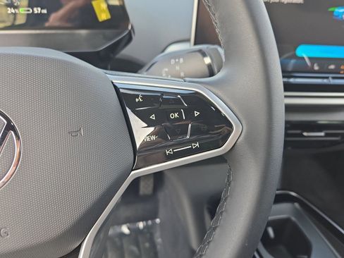 New 2026 Volkswagen ID.4 Pro AWD/4WD image 18