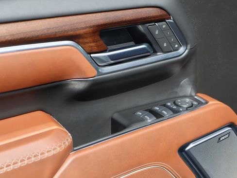 Used 2025 GMC Sierra 2500 Denali Ultimate image 21