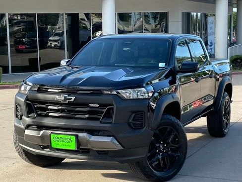 Used 2023 Chevrolet Colorado Trail Boss w/ Technology Package AWD/4WD image 10