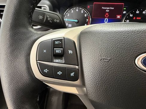 Used 2023 Ford Explorer XLT w/ Equipment Group 202A AWD/4WD image 21