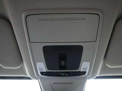 Used 2025 Honda CR-V EX image 7