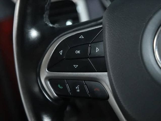 Certified 2020 Jeep Grand Cherokee Laredo AWD/4WD image 21