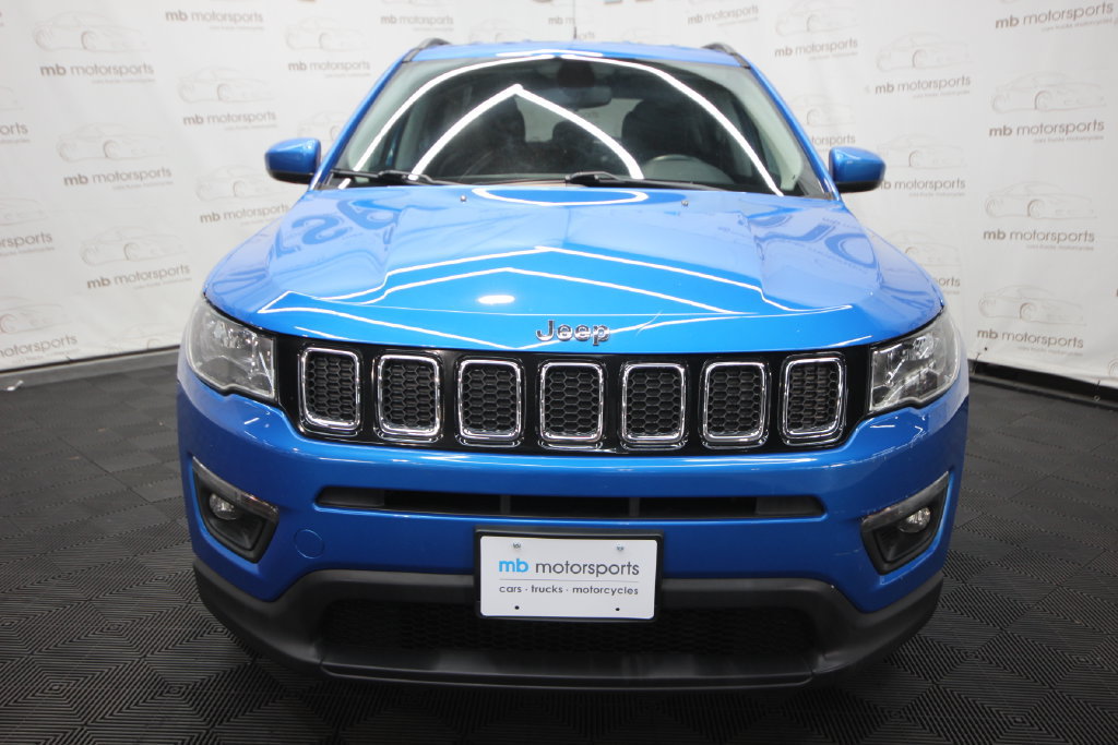 Used 2019 Jeep Compass Latitude w/ Cold Weather Group AWD/4WD image 11