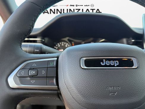 Certified 2025 Jeep Compass Limited image 25