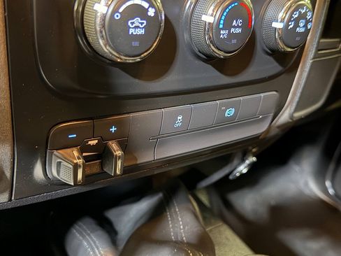 Used 2017 RAM 3500 Tradesman w/ Chrome Appearance Group AWD/4WD image 33