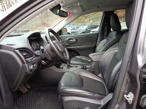 Used 2020 Jeep Cherokee Trailhawk w/ Cold Weather Group AWD/4WD image 14