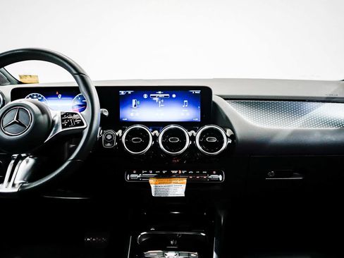 Used 2026 Mercedes-Benz GLA 250 image 12