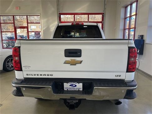 Used 2015 Chevrolet Silverado 2500 LTZ image 5