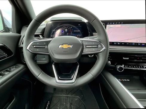 New 2026 Chevrolet Suburban Premier image 17