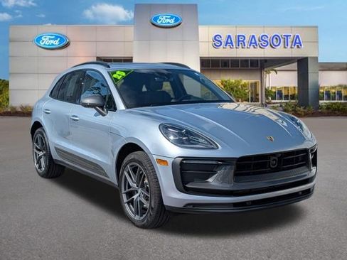 Used 2025 Porsche Macan Turbo AWD/4WD image 1