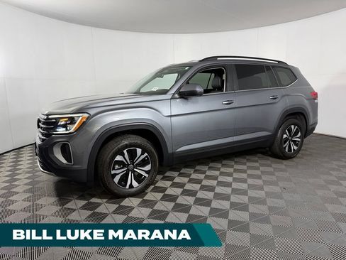 Used 2025 Volkswagen Atlas SE FWD image 1