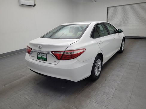 Used 2015 Toyota Camry LE image 9