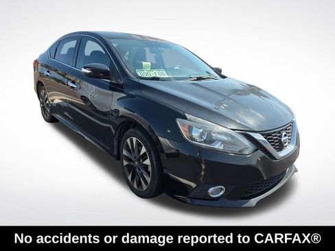 Used 2018 Nissan Sentra SR w/ Technology Package FWD image 3