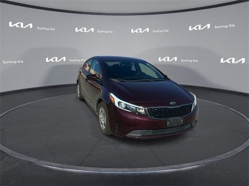 Used 2017 Kia Forte LX image 3
