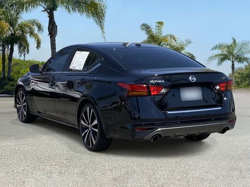 Certified 2022 Nissan Altima 2.5 SR FWD image 3