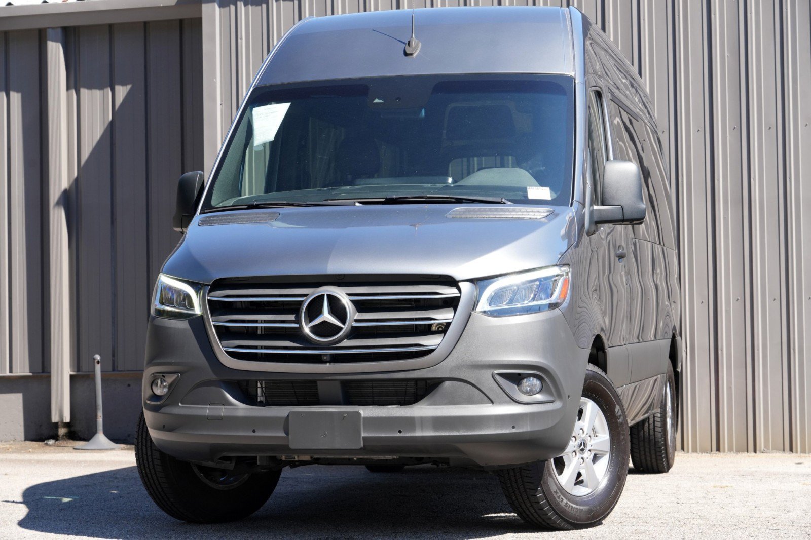 Used 2023 Mercedes-Benz Sprinter 2500 image 3