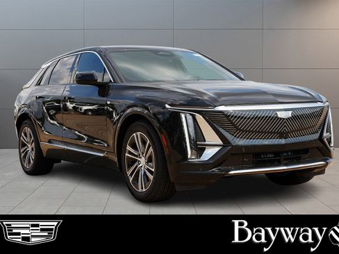 New 2025 Cadillac Lyriq Luxury image 3