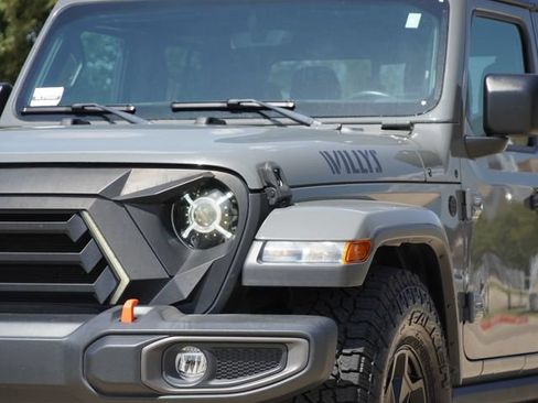 Used 2021 Jeep Gladiator Sport AWD/4WD image 4