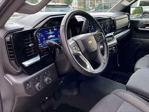 Used 2023 Chevrolet Silverado 1500 LT AWD/4WD image 8