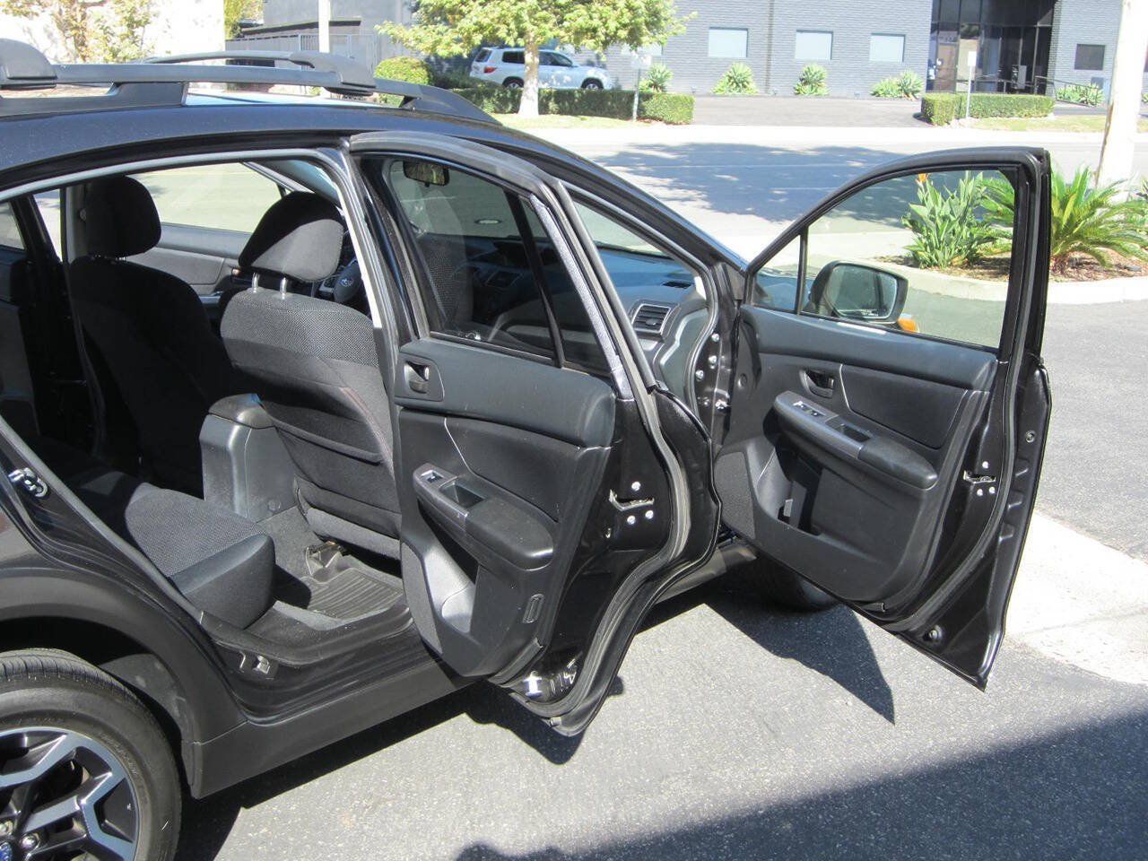 Used 2017 Subaru Crosstrek 2.0i AWD/4WD image 14