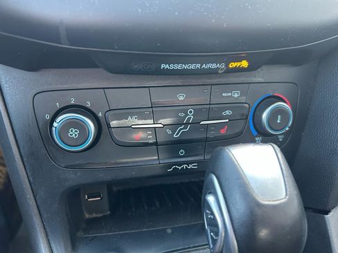 Used 2015 Ford Focus SE w/ Equipment Group 201A image 26