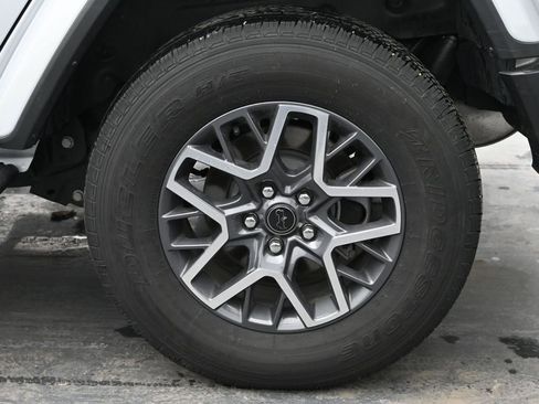 Used 2024 Jeep Wrangler Sahara image 15