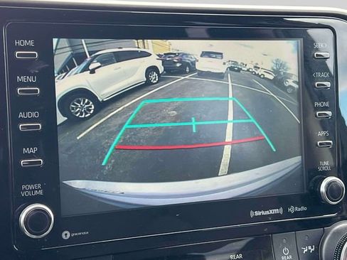 Used 2021 Toyota Highlander LE image 34