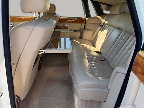 Used 2006 Rolls-Royce Phantom Sedan RWD image 19