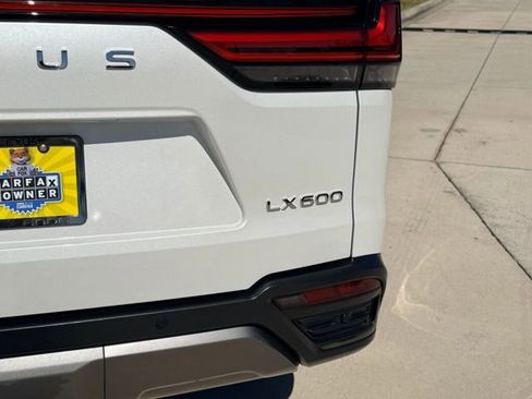 Certified 2024 Lexus LX 600 4WD w/ Premium Package image 11