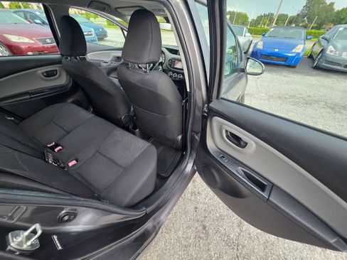 Used 2017 Toyota Yaris L FWD image 18