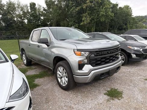 Used 2023 Chevrolet Silverado 1500 Custom AWD/4WD image 3