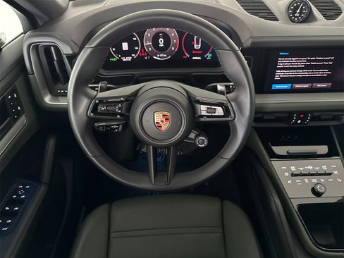 Used 2025 Porsche Cayenne Coupe image 16