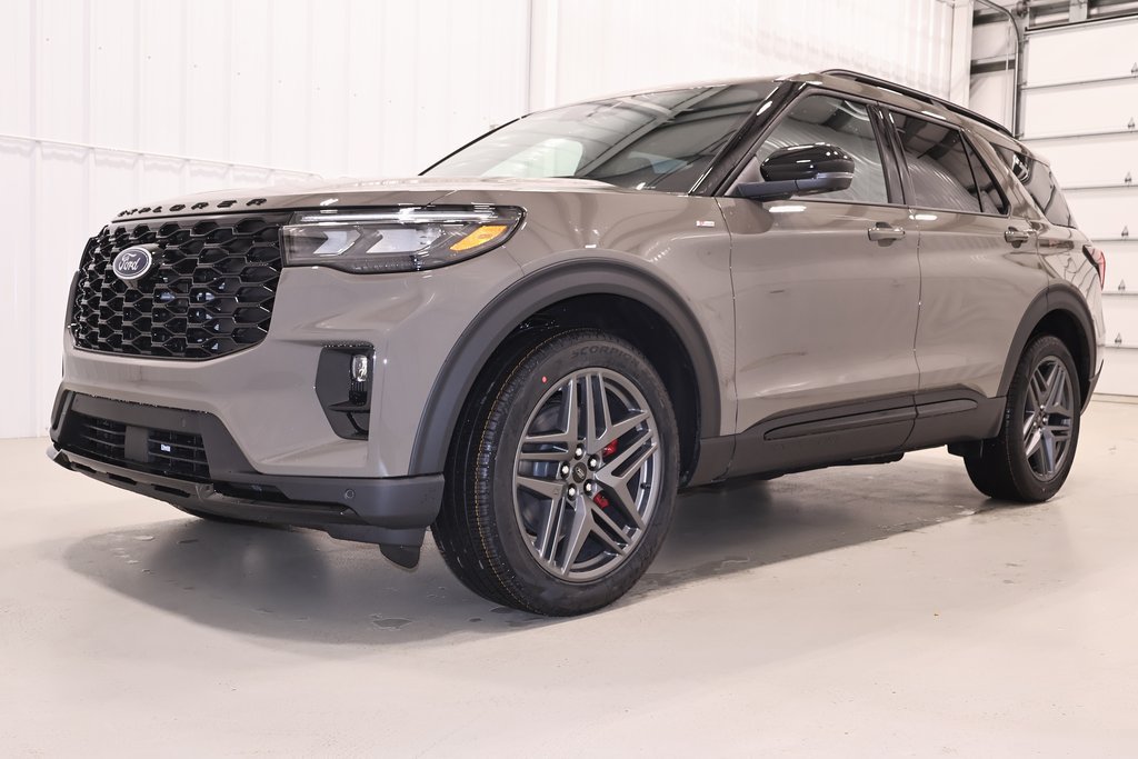 New 2026 Ford Explorer ST-Line w/ ST-Line Street Pack AWD/4WD image 5