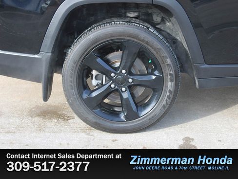 Used 2024 Jeep Grand Cherokee L Altitude image 22