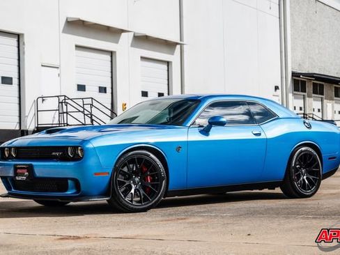 Used 2015 Dodge Challenger SRT Hellcat image 39