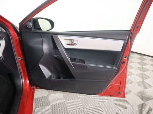 Used 2015 Toyota Corolla LE image 25