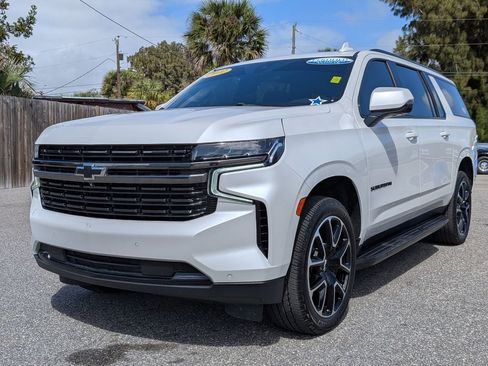Used 2022 Chevrolet Suburban RST w/ Sport Performance Package image 2