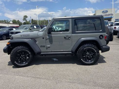 Used 2020 Jeep Wrangler Sport AWD/4WD image 6