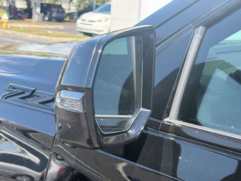 Used 2025 Chevrolet Tahoe Z71 w/ Comfort Package image 21