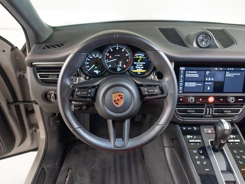 Certified 2026 Porsche Macan AWD/4WD image 27